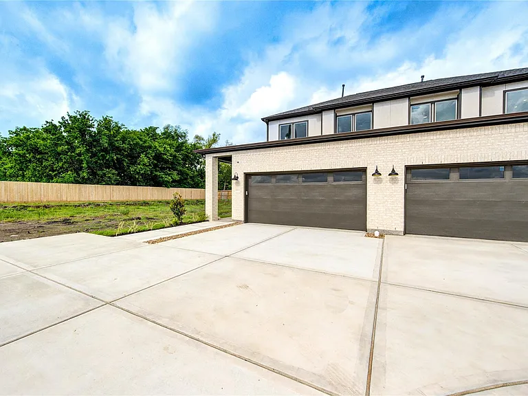 4336 Avron Dr #A — Photo 2