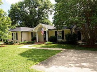 1806 Huntington Rd, Greensboro, NC 27408