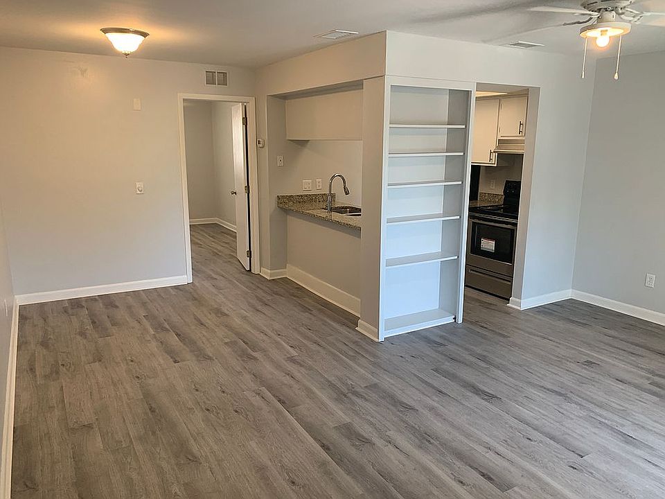 1st image of 3804 N Oak Dr Unit X32