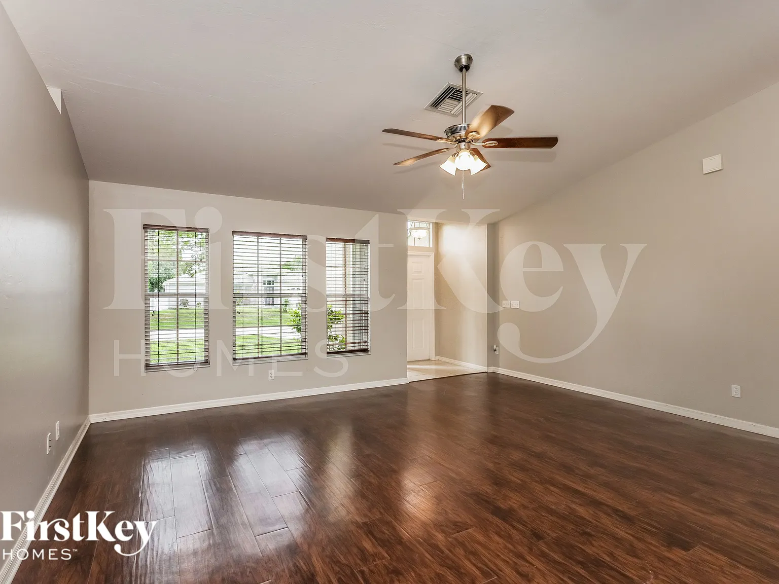 3 bed, 2.0 bath, 1494 sqft, $2,325 — Photo 3