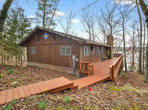 9009 Emerald Ct, Nashville, IN 47448