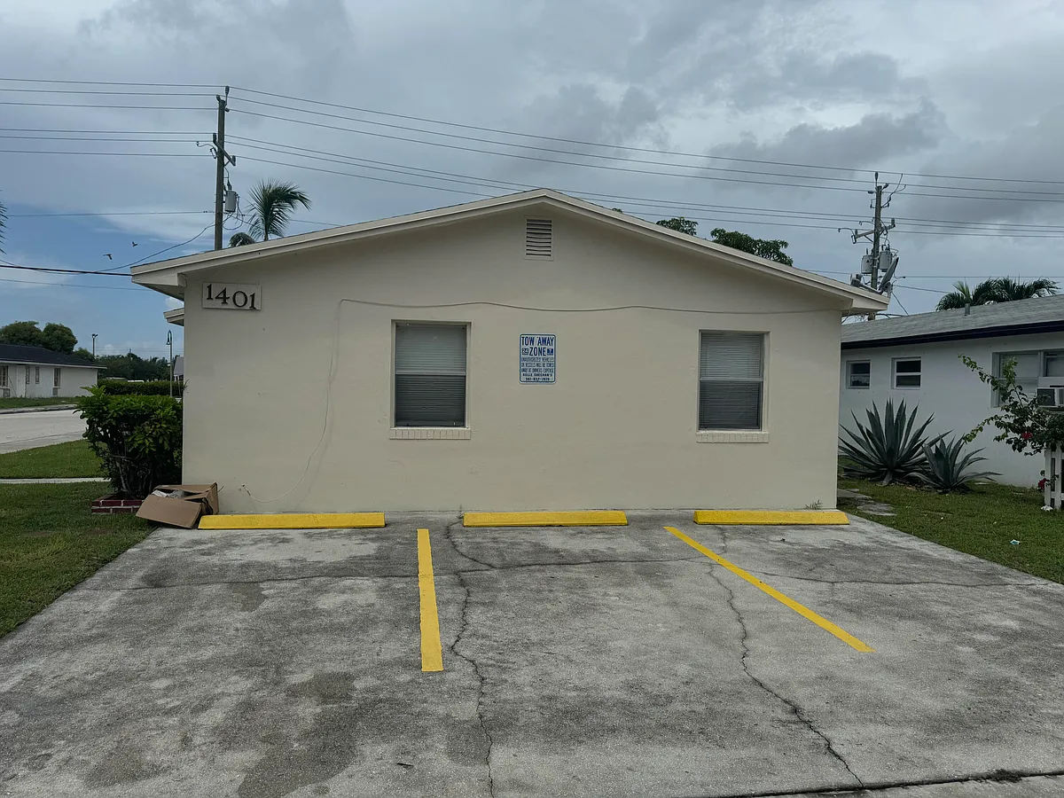 Building Photo - 1401 N J St #A