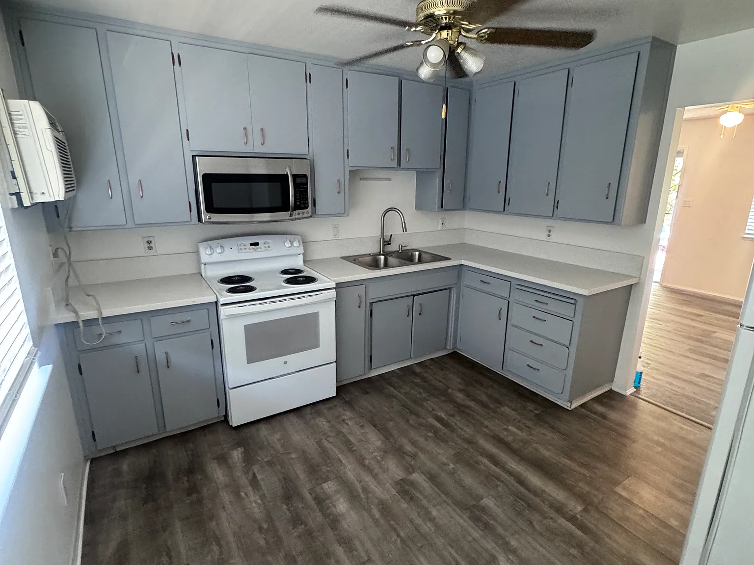 2 bed, 700 sqft, $1,565 — Photo 4
