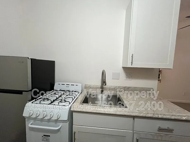 Studio, 1.0 bath, $995 — Photo 3