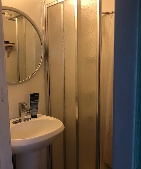 5947 1/2 Corbin Ave — Photo 3