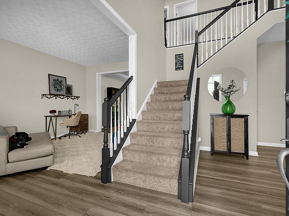 4th image of 1395 Ammen Ave
