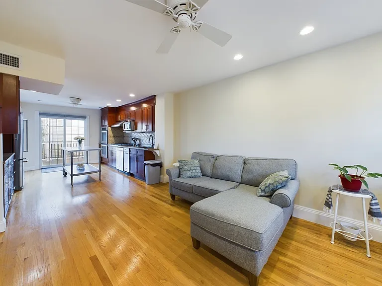 773 E 6th St #2 — Photo 5