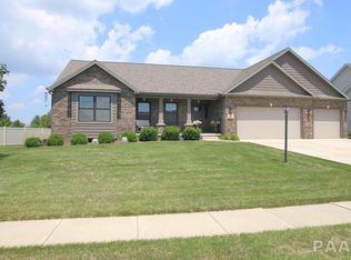 1205 Whetstone Dr, Morton, IL