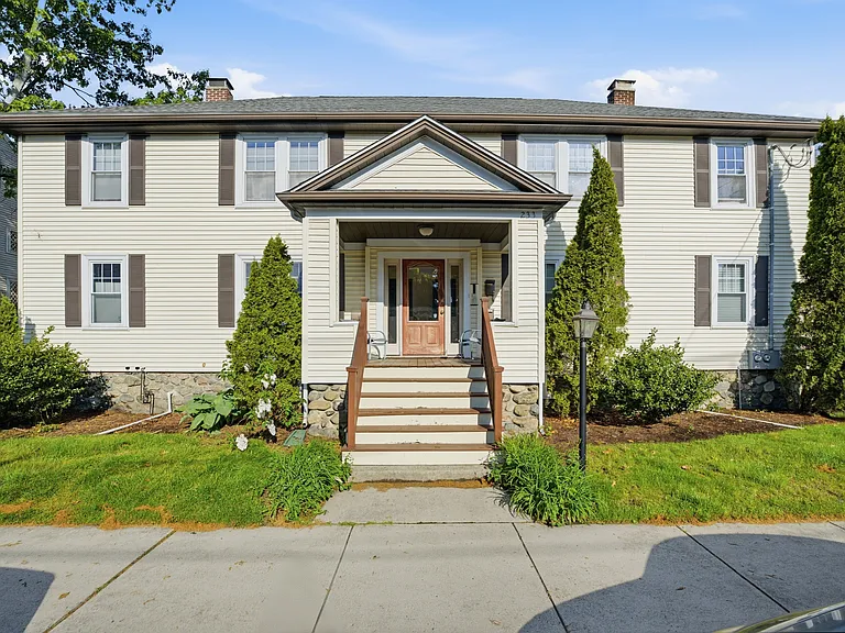 233 Lowell St #1 — Photo 7