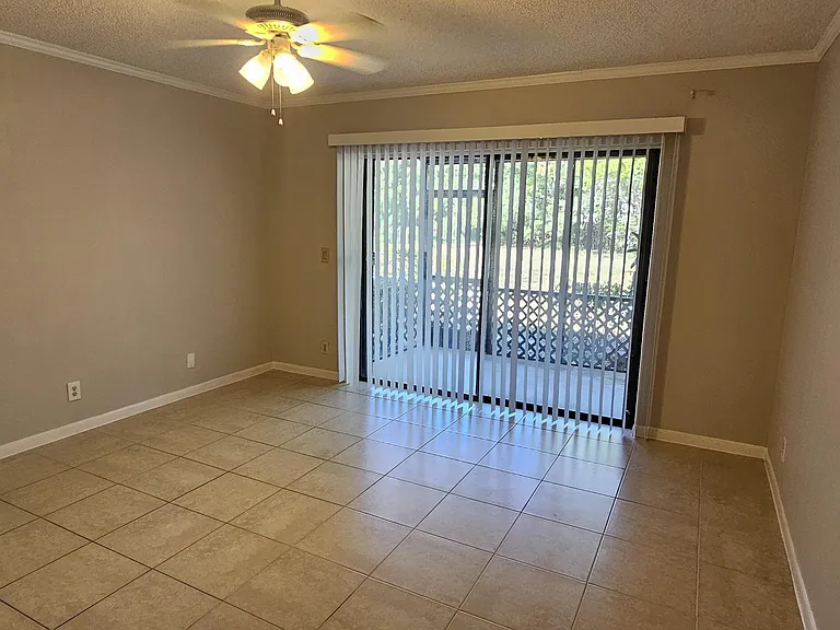 2245 SW 22nd Ave #1020 — Photo 22