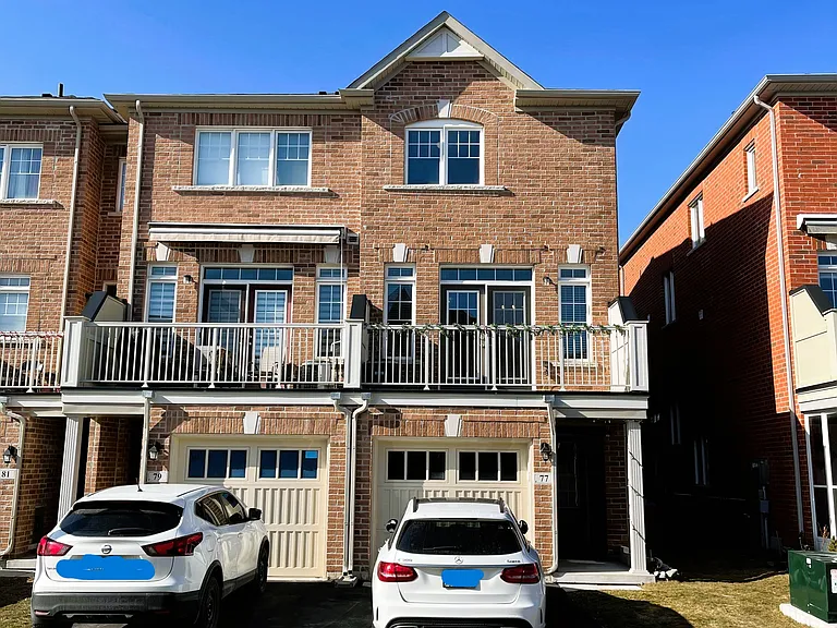 77 Dundas Way — Photo 3