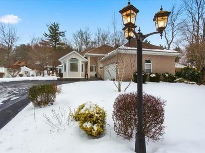 44 Cricket Lane, Manchester, NH, 03104