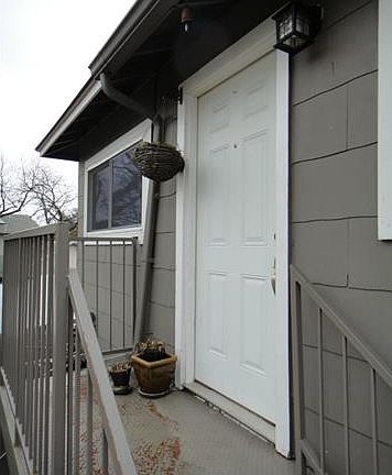3rd image of 1008 E Live Oak St #B
