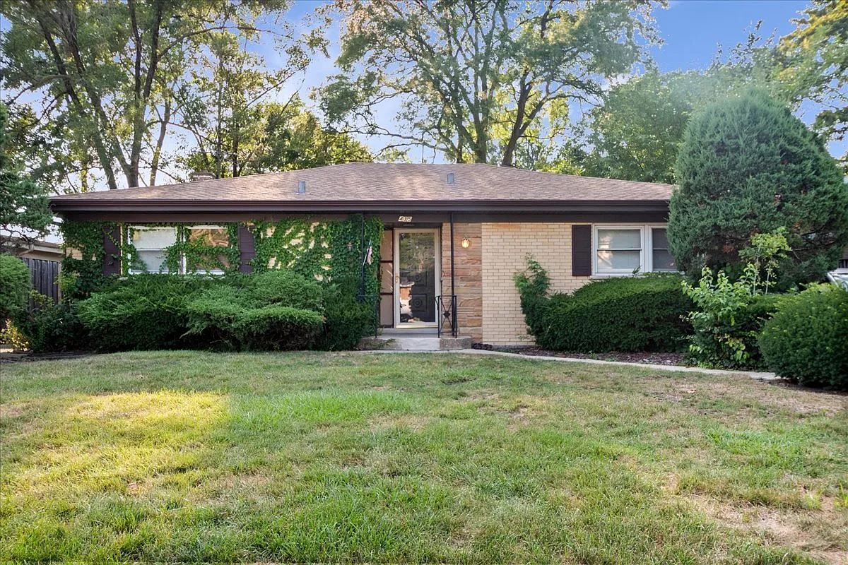 435 Beverly Dr photo 1