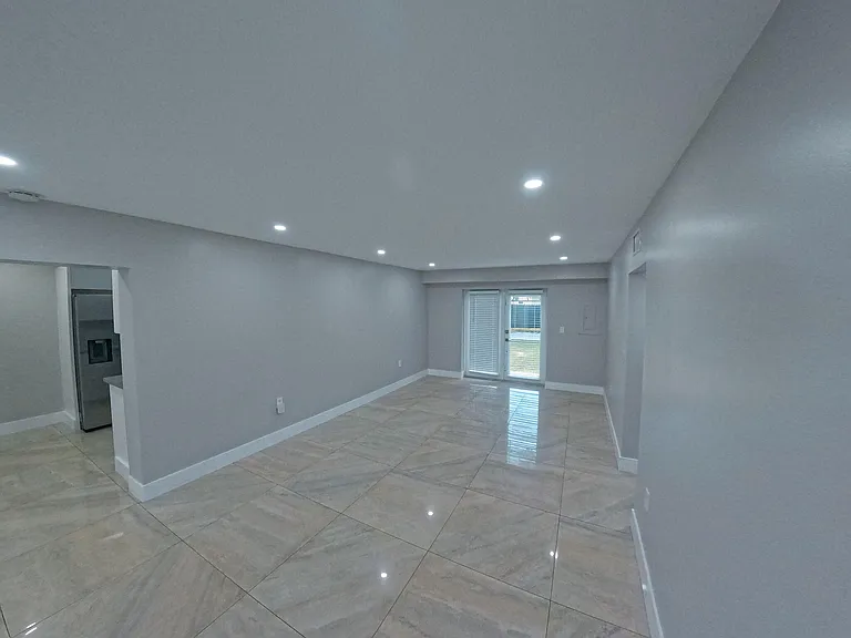 352 Johnston St — Photo 7