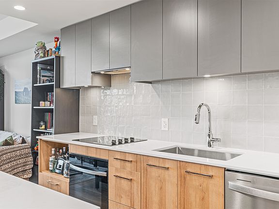 4th image of 3699 Capozzi Rd #601