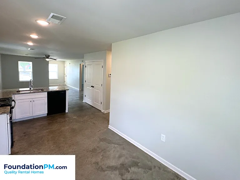 2504 Sl Henry St — Photo 23