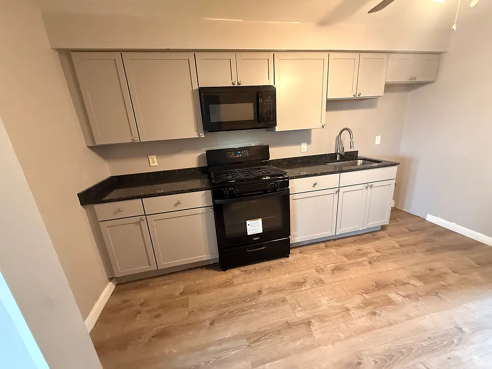 139 Pitman St #1R