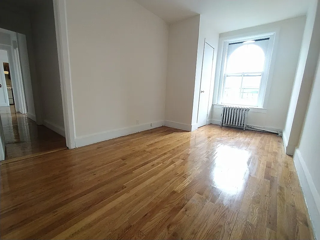 32 Joralemon St — Photo 4