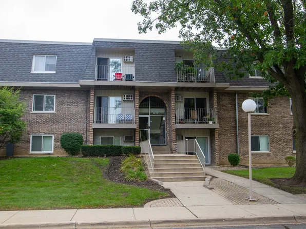 841 Blossom Ln APT 303, Prospect Heights, IL 60070