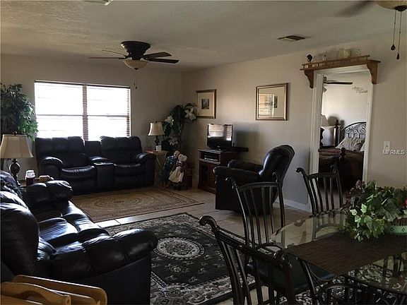 3rd image of 1922 Lindhurst Ave