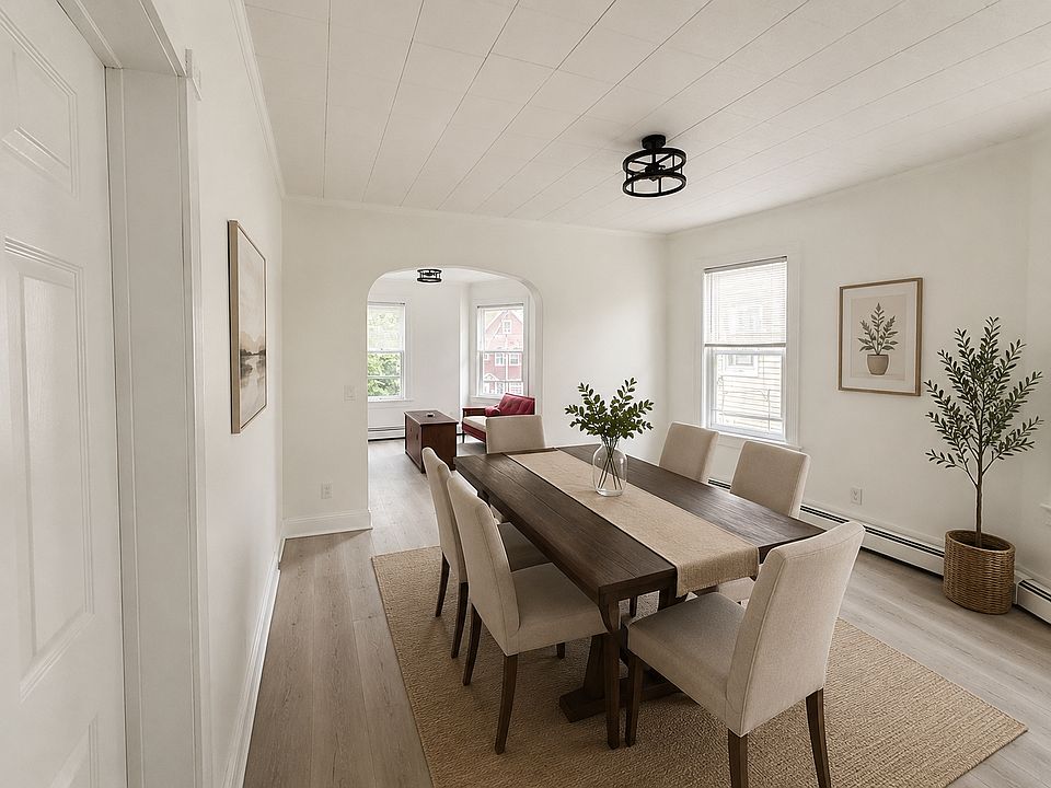 1st image of 146 Sayre St Floor 2