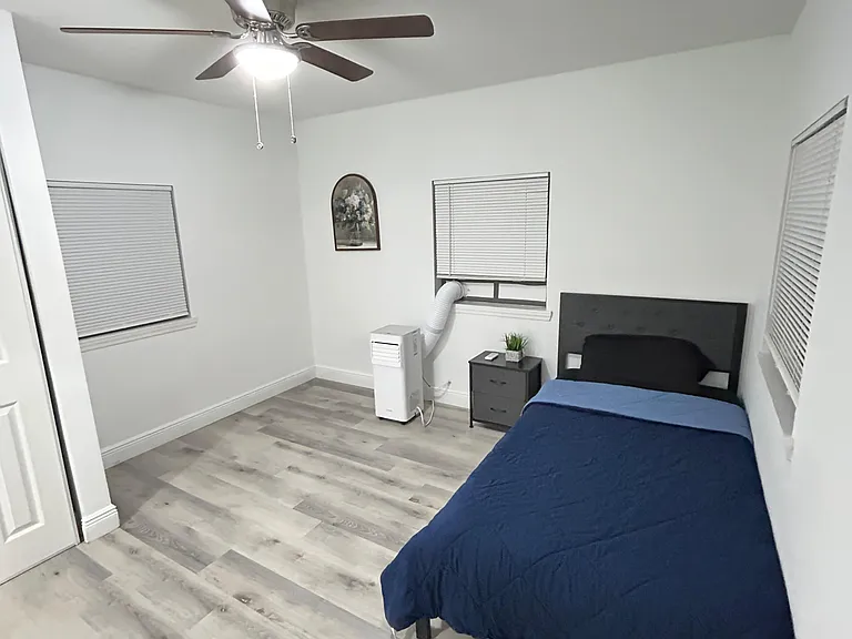1605 N Gomez Ave — Photo 10