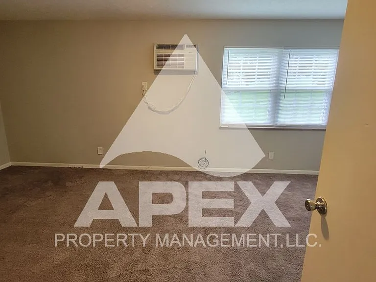 Fairhill Apartments — Photo 9