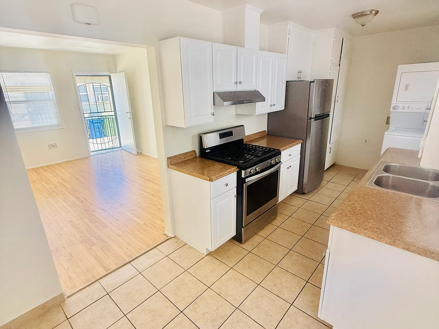 1 bed, 650 sqft, $1,595 — Photo 3