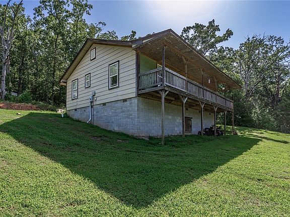 2nd image of 926 Barton Hill Ln