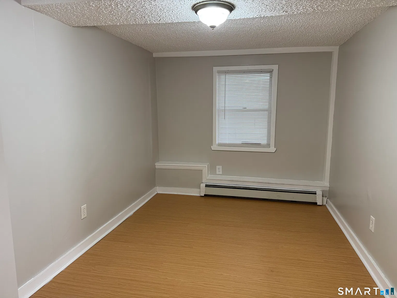 2 bed, 1.0 bath, 794 sqft, $1,300 — Photo 3