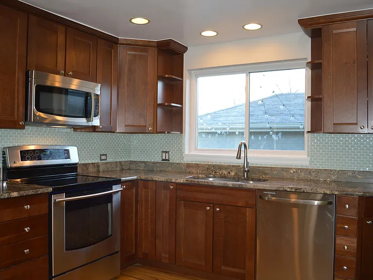 1290 Glencoe St — Photo 12