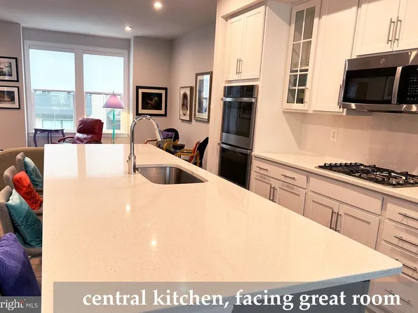 2839 Hokie Ln, Alexandria, VA 22306