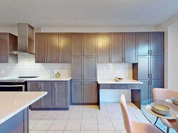 4th image of 16 Frank Kelly Dr