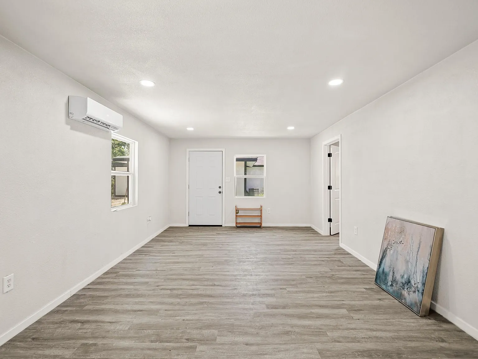 2 bed, 1.0 bath, 756 sqft, $1,175 — Photo 2