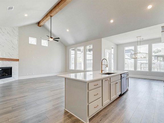 5th image of 4834 Parkgate Ave