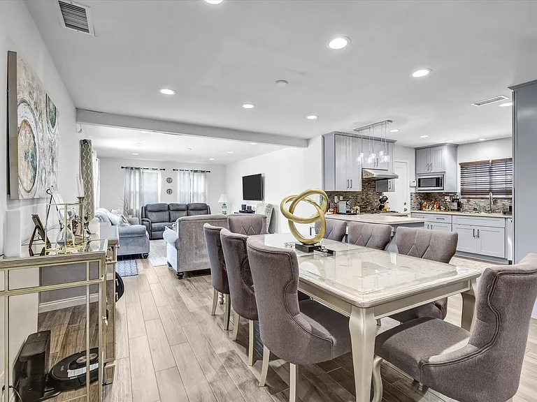 3078 Trinity Dr — Photo 26