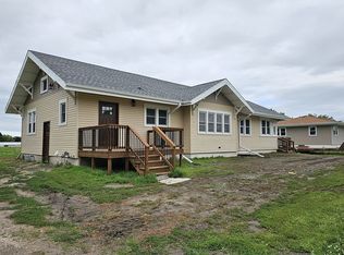 511 E Ayres St, Shelton, NE 68876