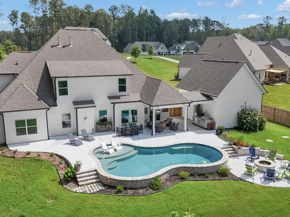 130 Emery Nell Ln, Newnan, GA 30263