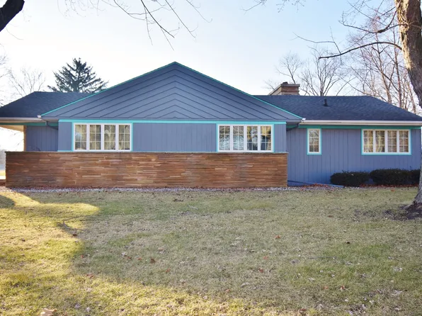 917 S Belmont Ave, Watseka, IL 60970