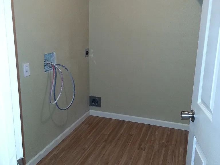 608 Neal St — Photo 13