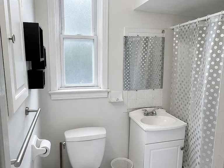 211 Hannah St — Photo 14