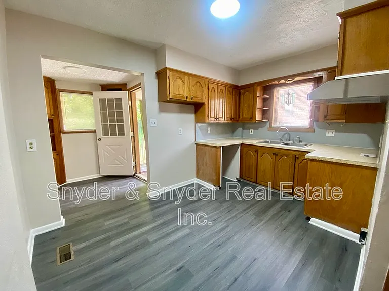 93 Jewett St — Photo 8