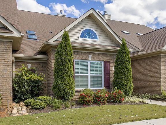 4th image of 1006 Scarlet Woods NW