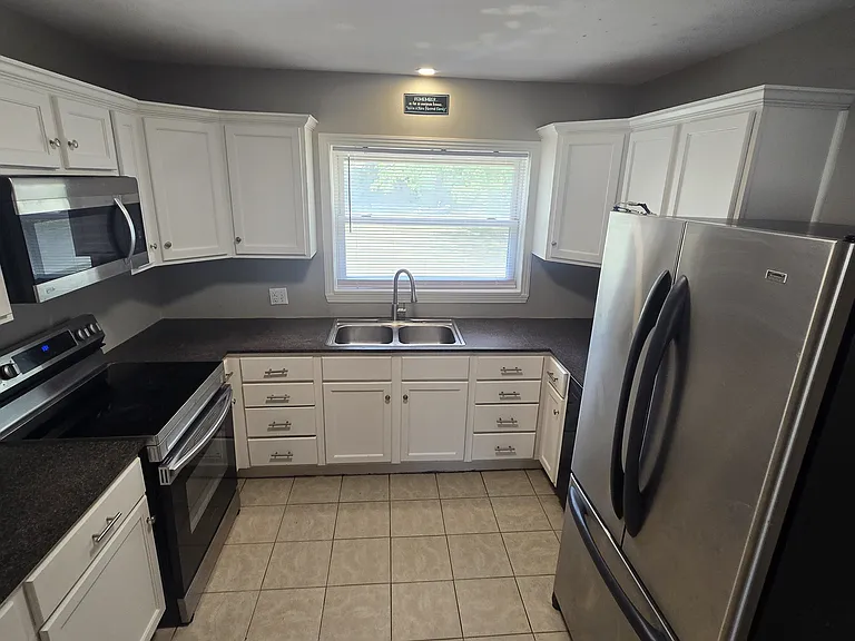 4125 Potomac Ave — Photo 3
