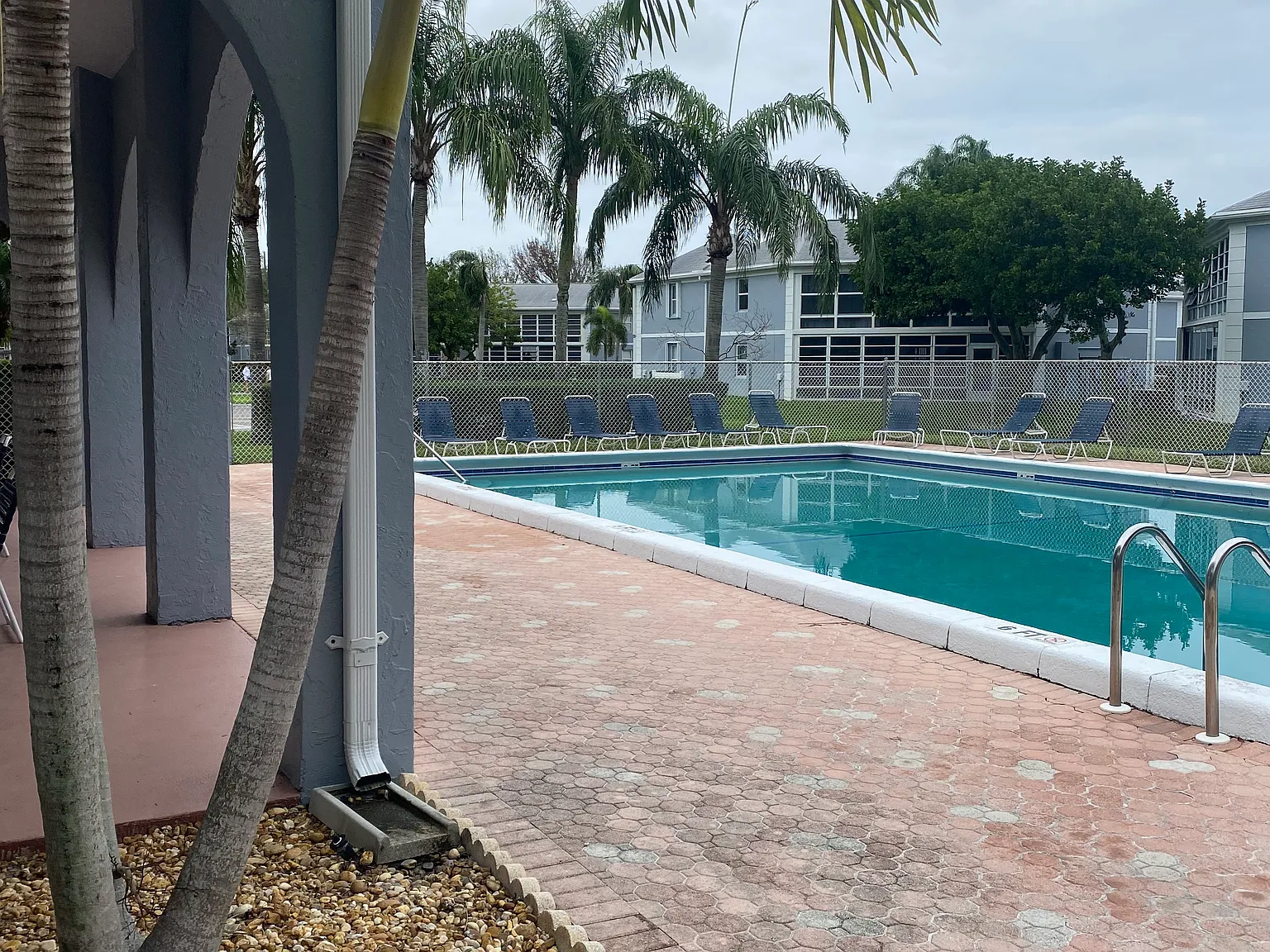 2 bed, 1200 sqft, $2,100 — Photo 4