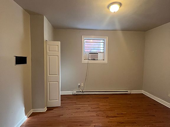 4th image of 1417 N 22nd St #A