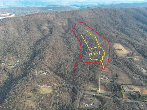 59 Back Country Road, Paw Paw, WV 25434