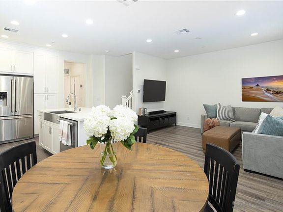 2nd image of 2119 Solara Ln