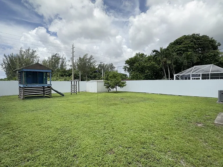 11106 Sacco Dr — Photo 29
